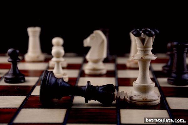协同扑克策略深析：博彩公司信誉评级下的洗码套利与团队实战